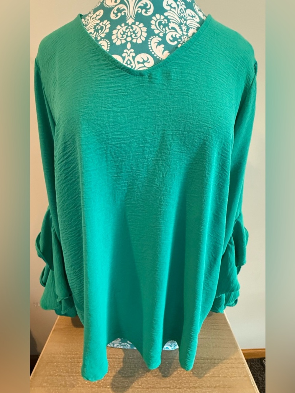 IVY JANE Women's V-Neck Emerald Green Blouse with Ruffle Sleeves
